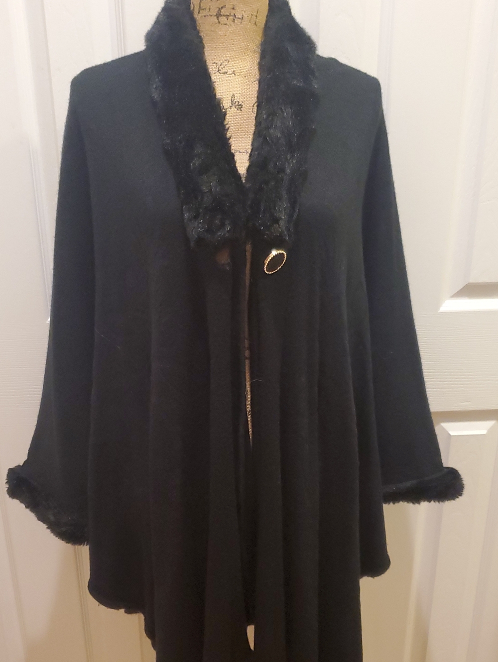 Black Faux-Fur Trim Women's Sweater Cardigan
